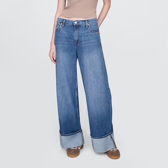 GAP Mid Rise Ultra Soft Cuffed Baggy Jeans Color medium wash - Picture 1 of 4